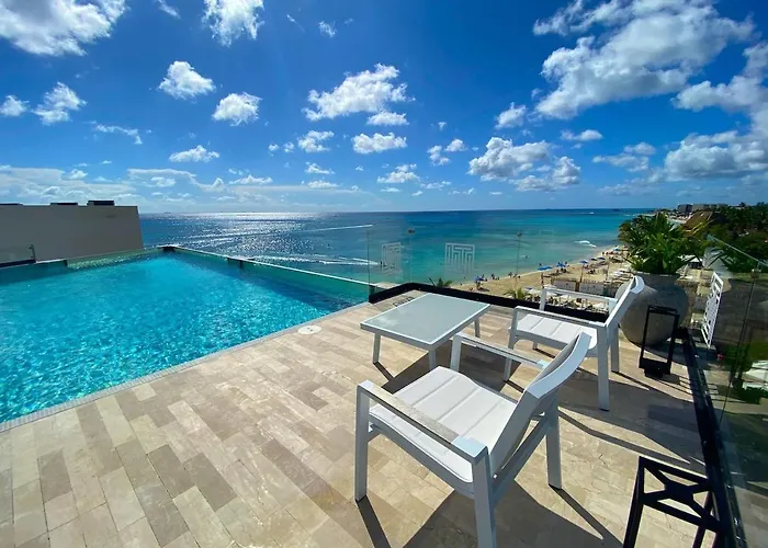 Oceanfront Condo, Roof Pool, Gym, Walk To 5Th Ave!