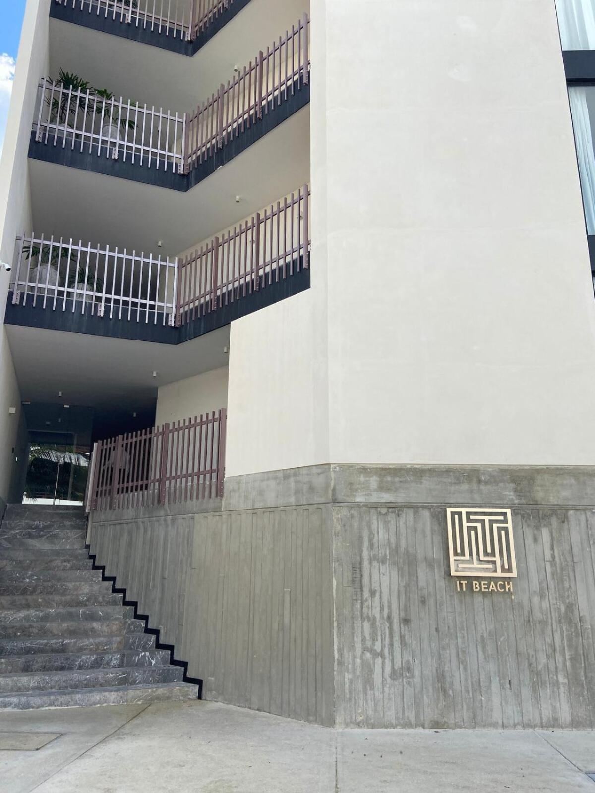 Oceanfront Condo, Roof Pool, Gym, Walk To 5th Ave! Apartamento *