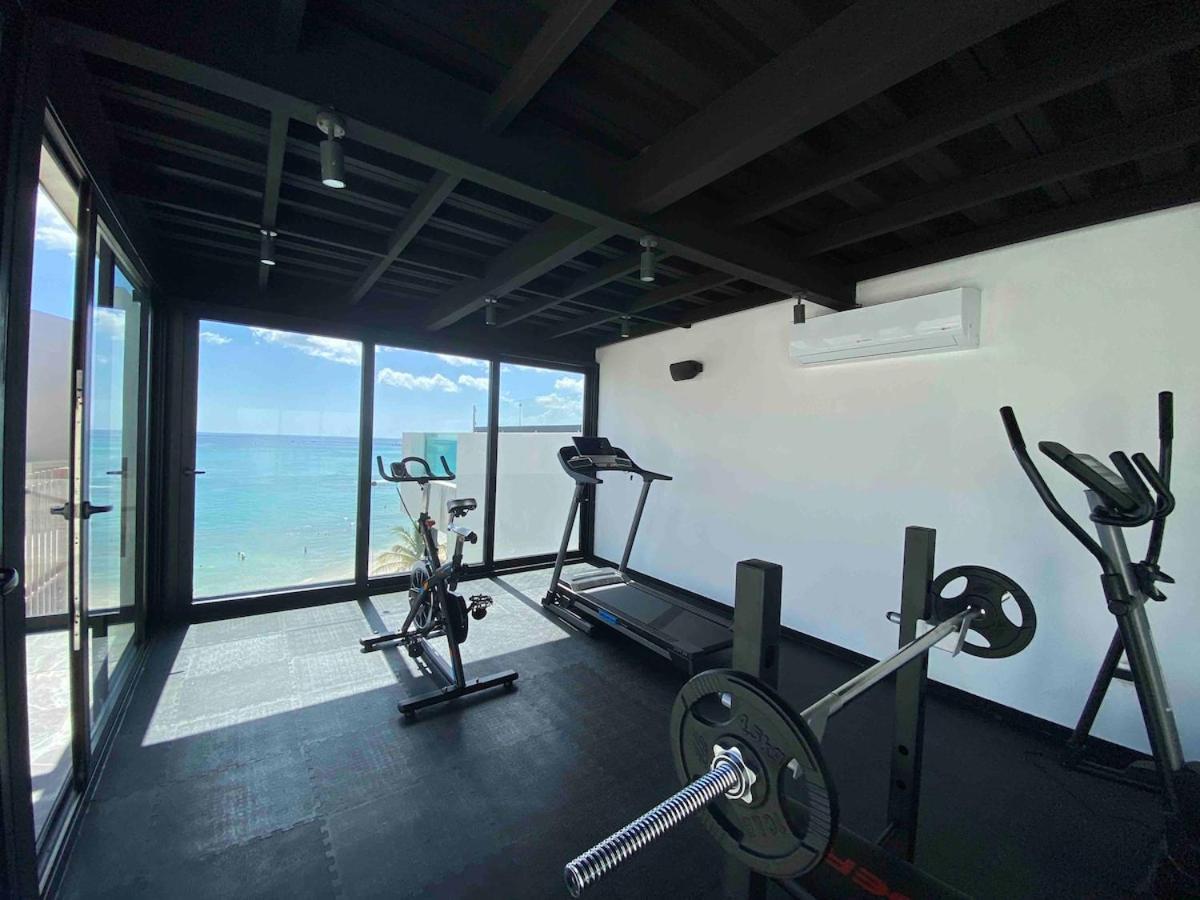 Oceanfront Condo, Roof Pool, Gym, Walk To 5th Ave! *