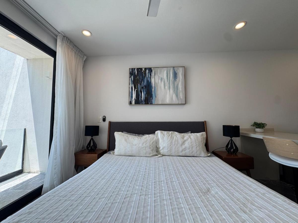 Apartamento Oceanfront Condo, Roof Pool, Gym, Walk To 5th Ave! *